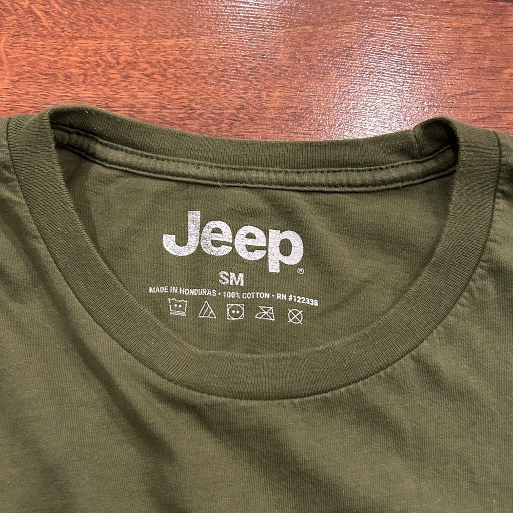 Jeep T-Shirt Men’s Size Small “Life Off Road" Olive Green - Picture 4 of 5